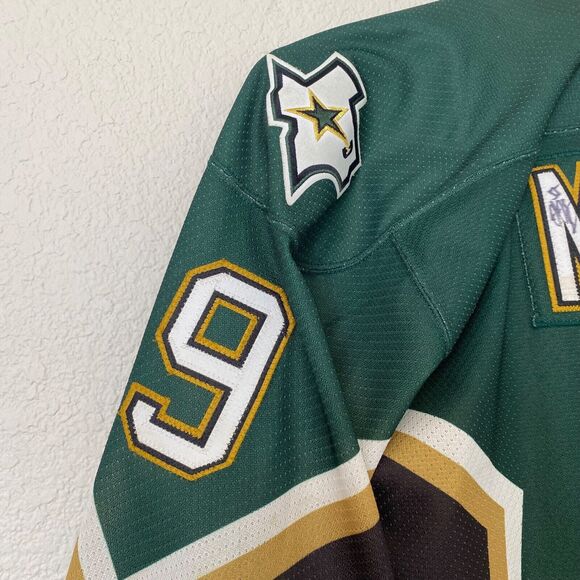RARE Vintage CCM NHL Dallas Stars Mike Modano #9 Hockey Jersey Team Autographed - Picture 12 of 15